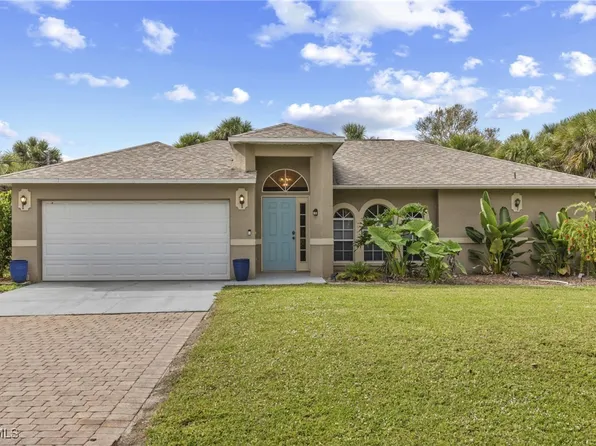 711 12th St NE, Naples, FL 34120