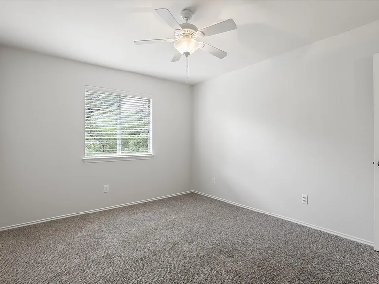 2604 Stenson Dr — Photo 32