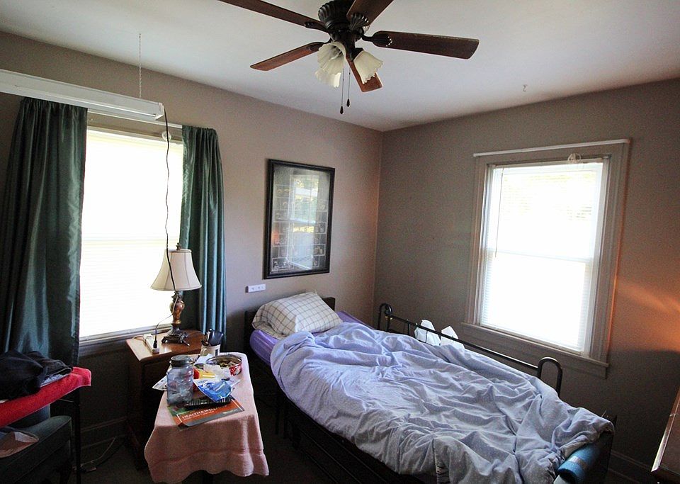 405 Main St, Centertown, KY 42328 Zillow