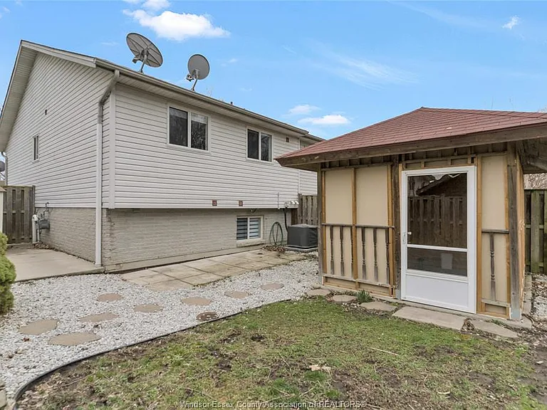 176 Rivervilla Ct #UPPER — Photo 22