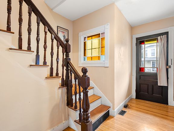 3rd image of 12 Pomeroy St