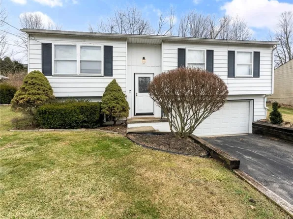 3787 Baymar Dr, Youngstown, OH 44511