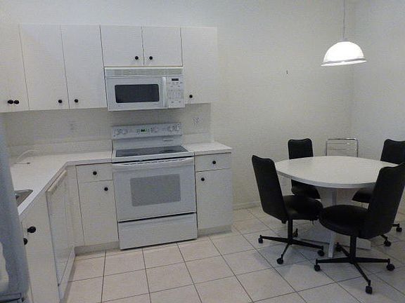 3rd image of 6180 Floral Lakes Dr
