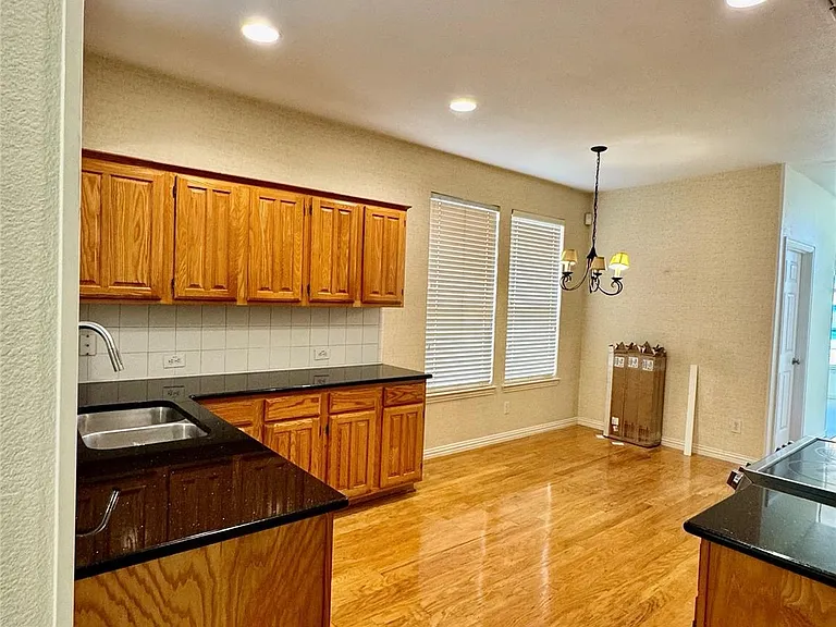 644 Forest Hill Dr — Photo 13