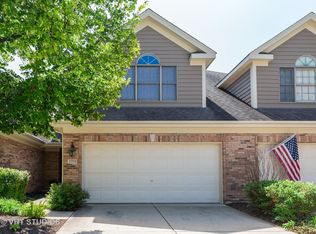 3719 King Charles Ln, St Charles, IL