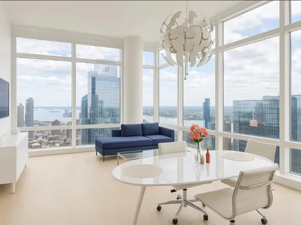 450 West 42nd Street image 1 of 8