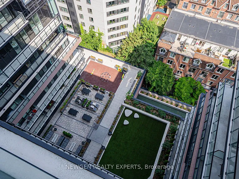 285 Dufferin St #1203 — Photo 29