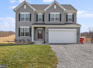 2156 Vineyard Rd, Falling Waters, WV 25419