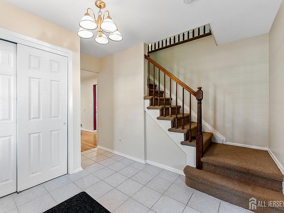 5th image of 11 Carter Rd