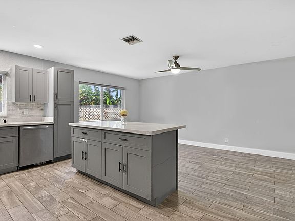 4th image of 7504 NW 40th Place