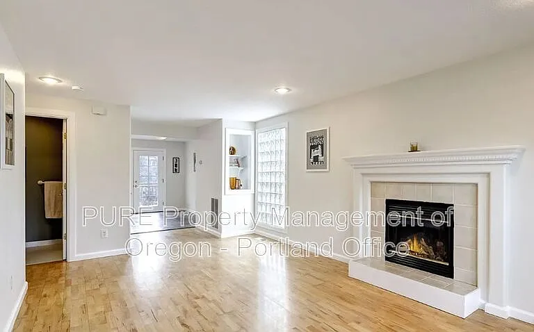 310 NE Morris St — Photo 5