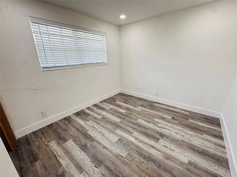631 NW 11th Ave #B — Photo 6
