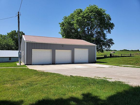 2nd image of 1298 Hayes Dr