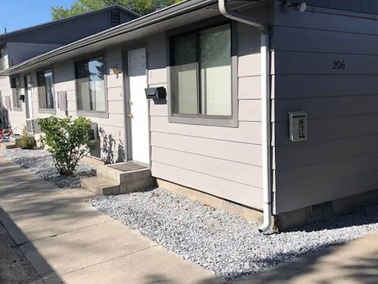 206 W Yakima Ave — Photo 11