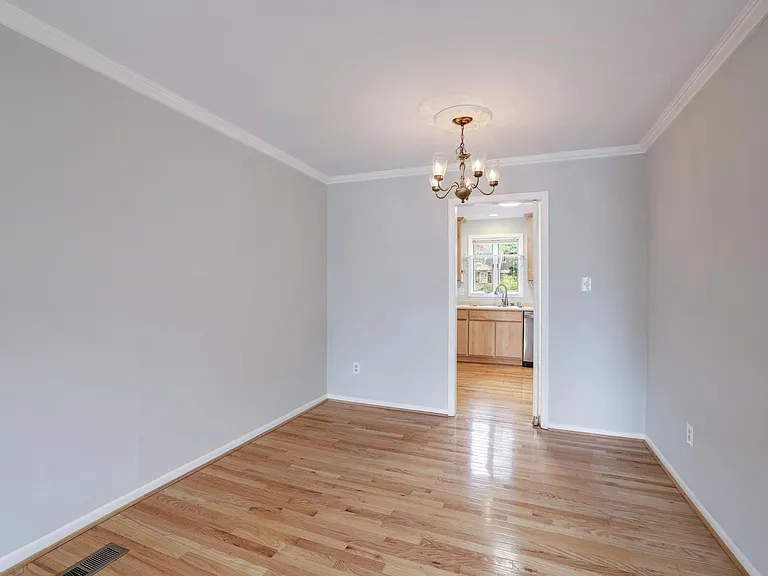 9823 Saint Cloud Ct — Photo 12
