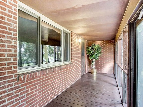 3rd image of 1287 Fowler Dr
