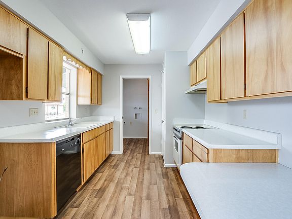 2nd image of 4613 E Catalina Ave