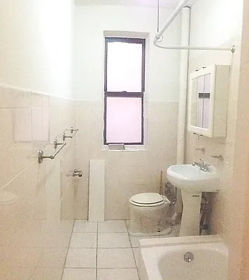 Rented by New York Residence | media 23