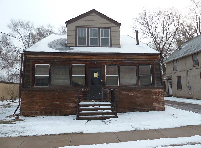 1st image of 248 5th Ave N