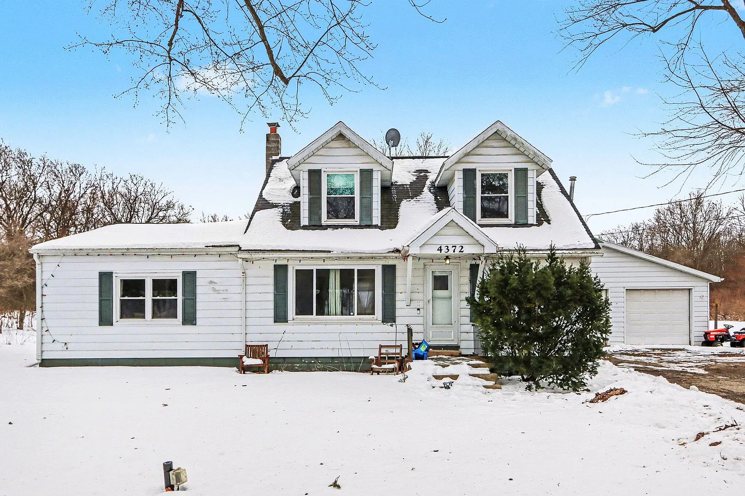 4372 E D Ave photo 1