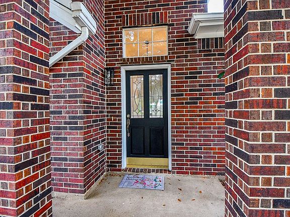 2nd image of 202 Knoll Forest Dr