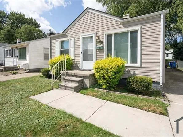 22803 Sharrow Ave, Warren, MI 48089