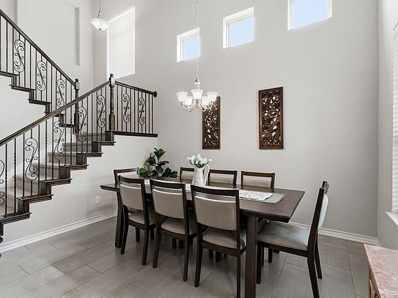 2nd image of 23031 Woodlawn Ridge