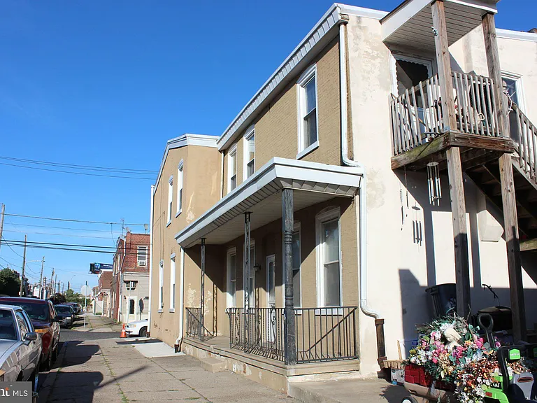 2400 Duncan St #1 — Photo 2