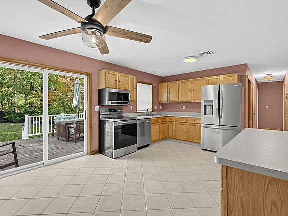 2nd image of 305 Wren St