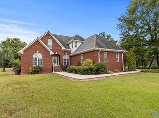 354 Racking Ln, Boaz, AL 35957