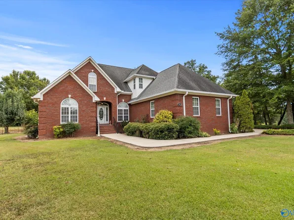 354 Racking Ln, Boaz, AL 35957