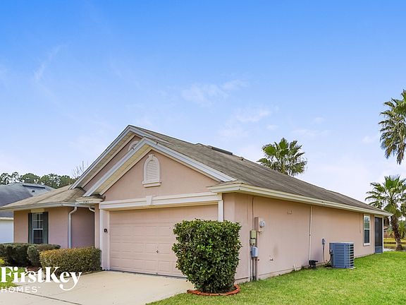 3rd image of 2742 Salina Ct