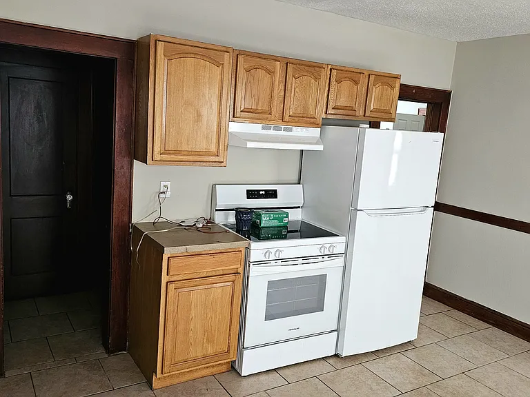 266 Grove St #1 — Photo 8