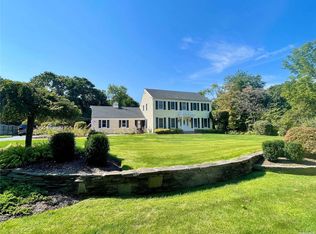 14 Great Oak Rd, Saint James, NY 11780
