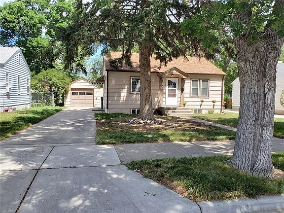 3rd image of 825 Custer Ave