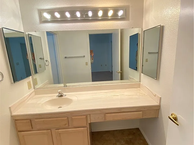9012 Starmount Dr — Photo 13