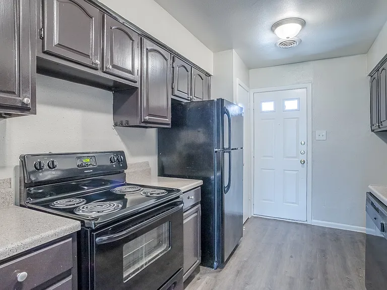 Villages at Parktown Apartment Homes — Photo 11