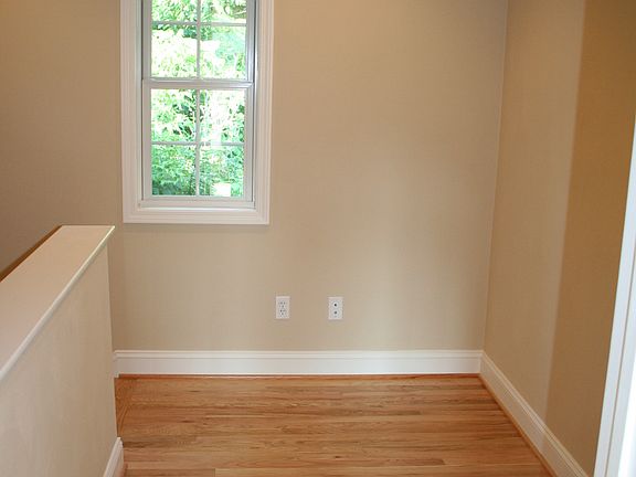 5th image of 505 Green St APT 2
