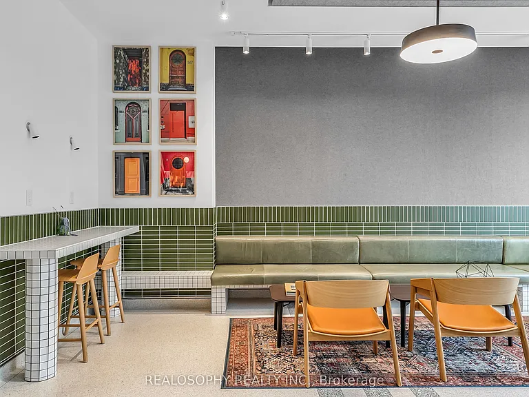 115 Larchmount Ave #210 — Photo 12