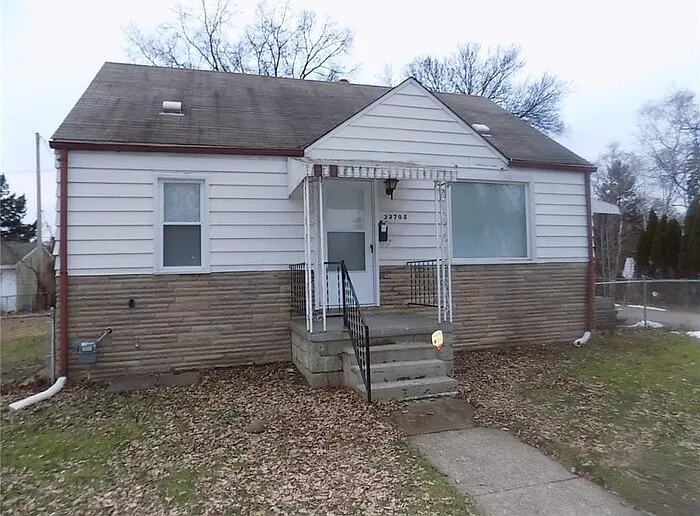 3 bed, 1.0 bath, 1700 sqft, $1,600 — Photo 3
