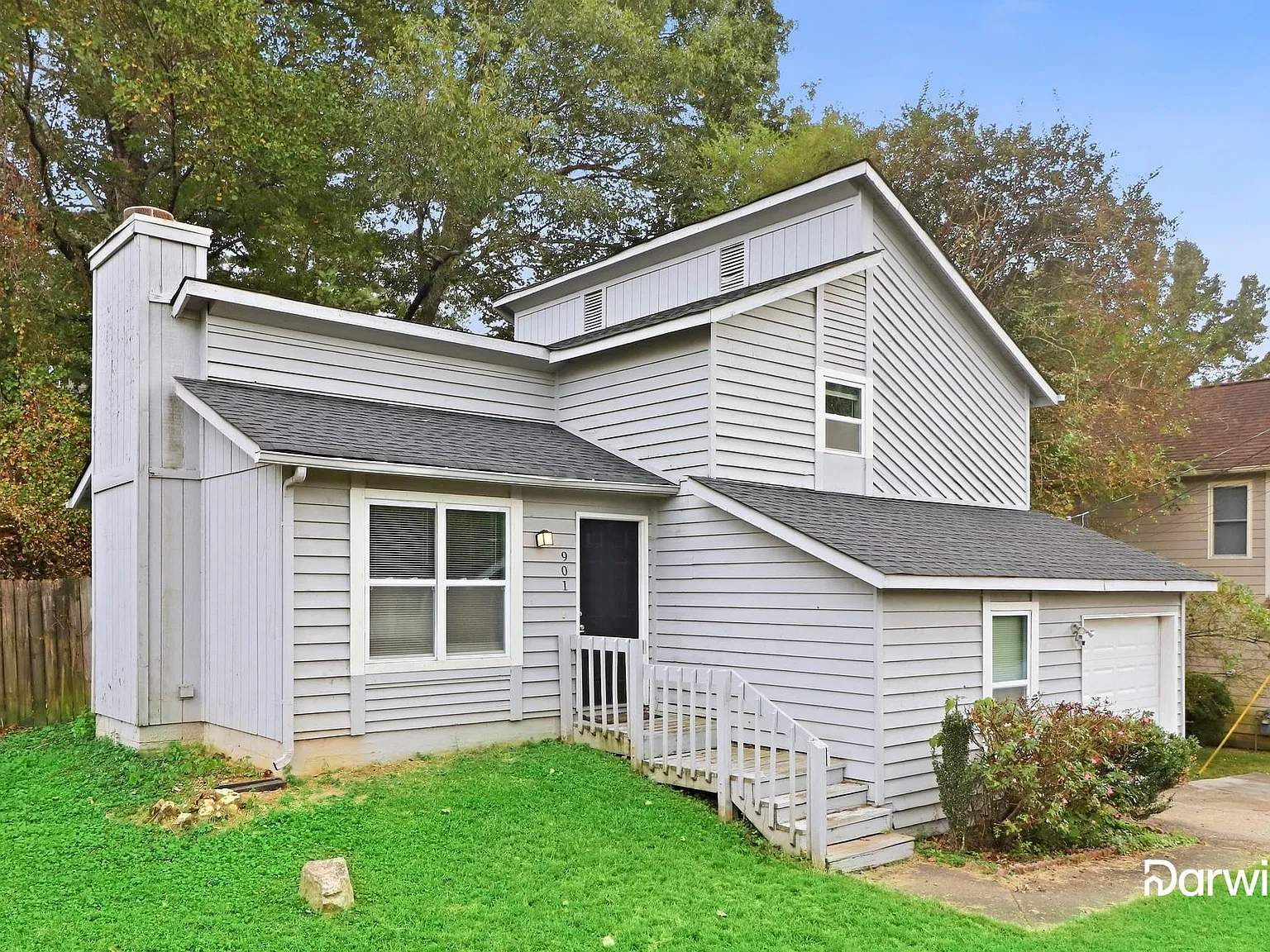 3 bed, 2.0 bath, 968 sqft, $1,885 — Photo 2