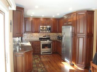 4144 N Blueridge Dr, La Porte, IN 46350