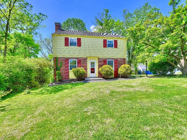 3401 Ferncroft Dr, Cincinnati, OH 45211