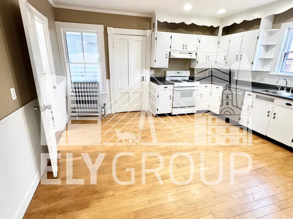 30 Spruce St #1, Clinton, MA 01510