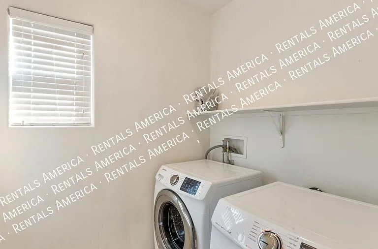56 W Camino Fuste — Photo 23