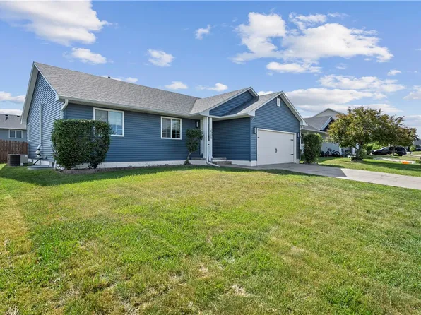 2505 Grand River Dr, Des Moines, IA 50320