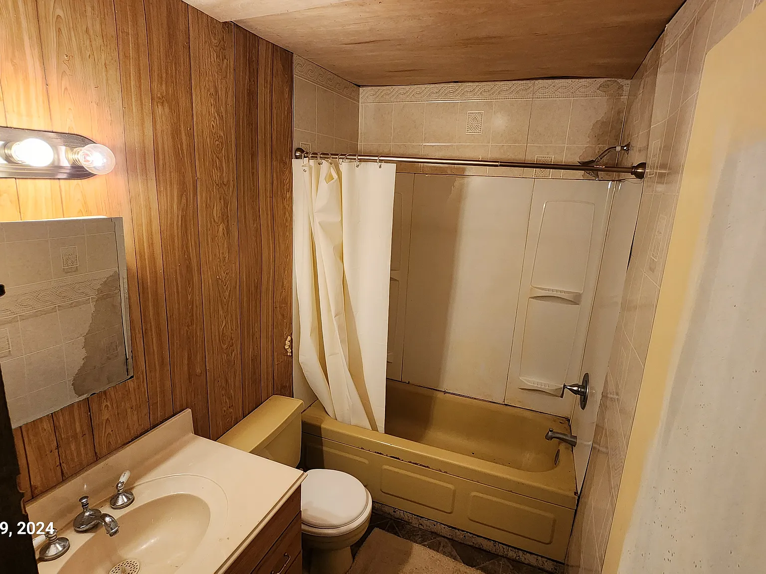 3 bed, 1200 sqft, $900 — Photo 3