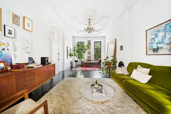 Sold by Compass | media 2