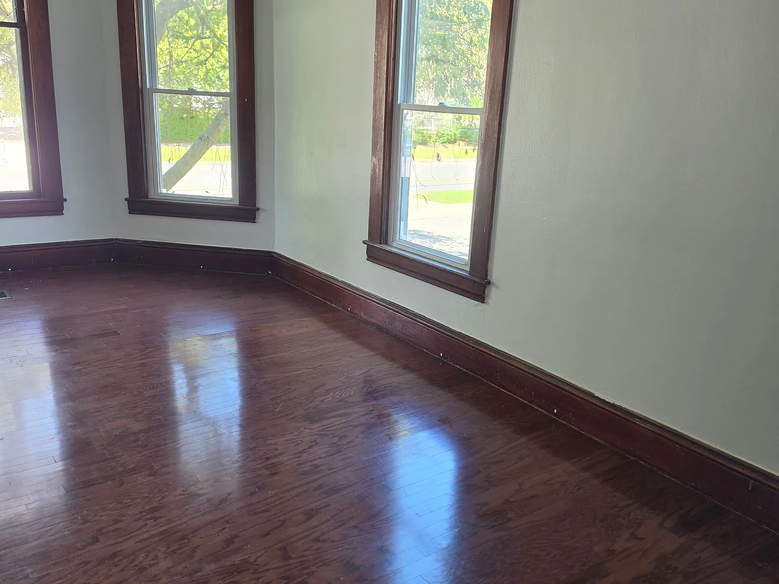 3 bed, 1920 sqft, $1,995 — Photo 2