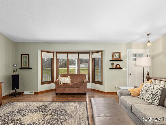 3rd image of 2040 Leonard St NW